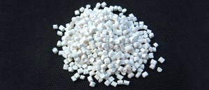 三嗪膨胀高透明阻燃母粒的制备及在聚丙烯中的应用