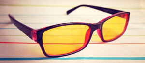 防蓝光母粒眼镜挑选大有学问